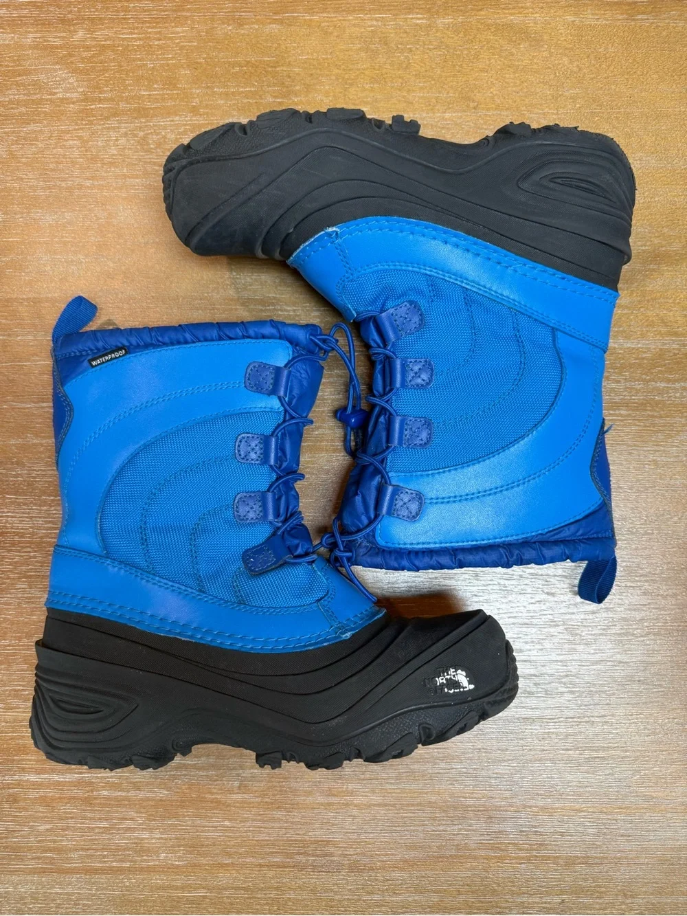 The North Face Kids Alpenglow II Waterproof Snow Boots Size 4